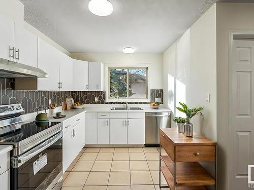 1839 Mill Woods E, Edmonton, AB - Indoor Photo Showing Kitchen With Double Sink