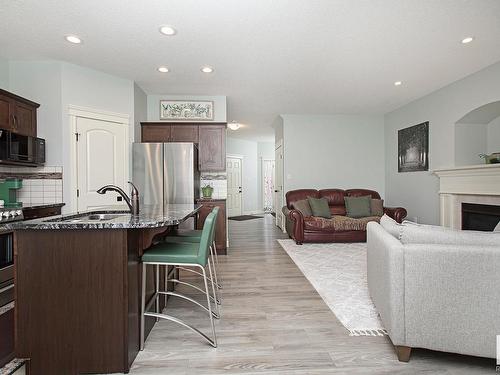 2212 Casey Crescent, Edmonton, AB - Indoor Photo Showing Kitchen With Upgraded Kitchen