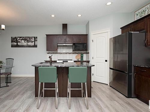 2212 Casey Crescent, Edmonton, AB - Indoor Photo Showing Kitchen