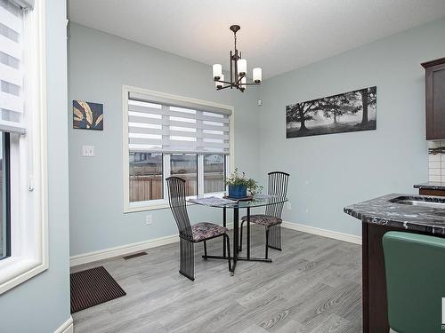 2212 Casey Crescent, Edmonton, AB - Indoor Photo Showing Dining Room