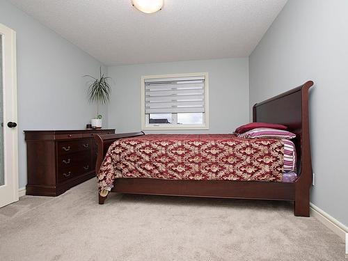 2212 Casey Crescent, Edmonton, AB - Indoor Photo Showing Bedroom