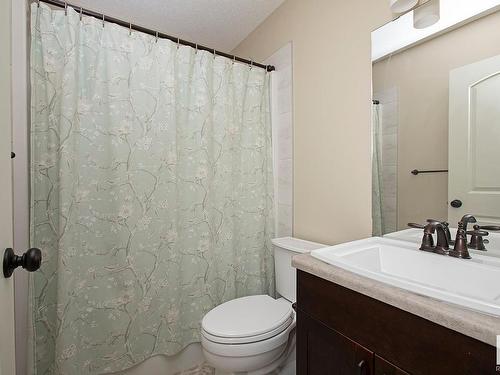 2212 Casey Crescent, Edmonton, AB - Indoor Photo Showing Bathroom