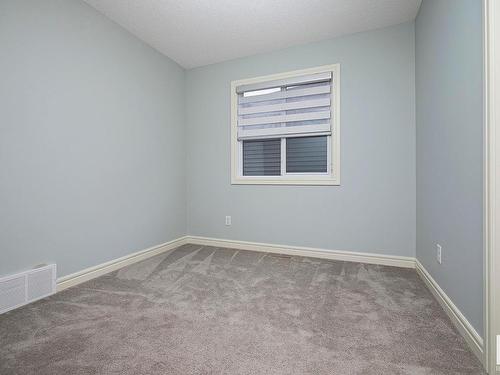 2212 Casey Crescent, Edmonton, AB - Indoor Photo Showing Other Room