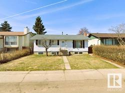 1752 61 Street  Edmonton, AB T6L 1N2