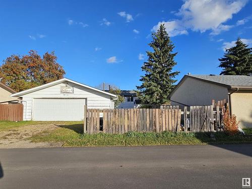 1752 61 Street, Edmonton, AB 