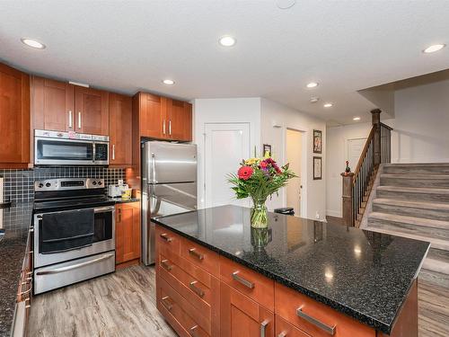 2 11903 63 Street Nw, Edmonton, AB - Indoor Photo Showing Kitchen