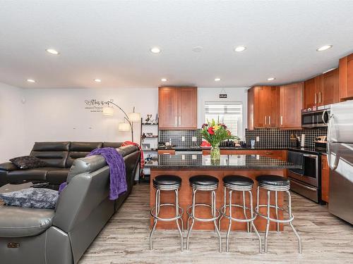 2 11903 63 Street Nw, Edmonton, AB - Indoor Photo Showing Kitchen