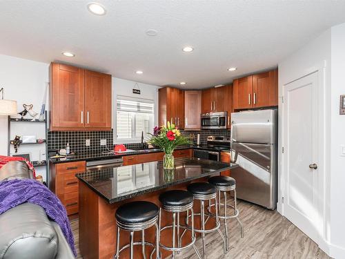 2 11903 63 Street Nw, Edmonton, AB - Indoor Photo Showing Kitchen