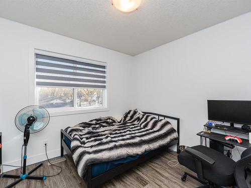 2 11903 63 Street Nw, Edmonton, AB - Indoor Photo Showing Bedroom