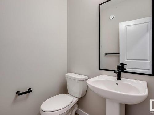 29 Waverly Way, Fort Saskatchewan, AB - Indoor Photo Showing Bathroom