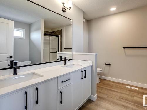 29 Waverly Way, Fort Saskatchewan, AB - Indoor Photo Showing Bathroom