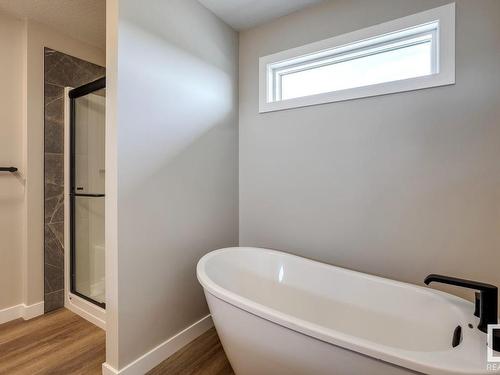 29 Waverly Way, Fort Saskatchewan, AB - Indoor Photo Showing Bathroom