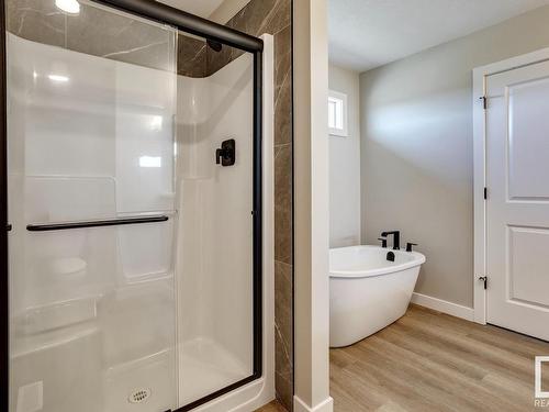 29 Waverly Way, Fort Saskatchewan, AB - Indoor Photo Showing Bathroom