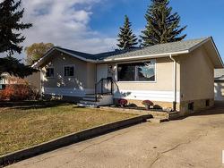 7416 32 AV NW  Edmonton, AB T6K 1J8