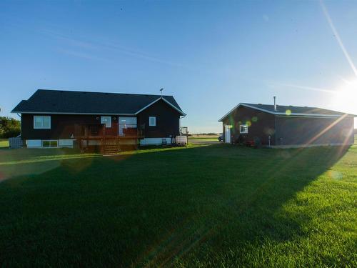 1004 Mccarter Av, Rural Camrose County, AB 