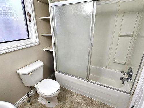 5427 43 Avenue, Drayton Valley, AB - Indoor Photo Showing Bathroom