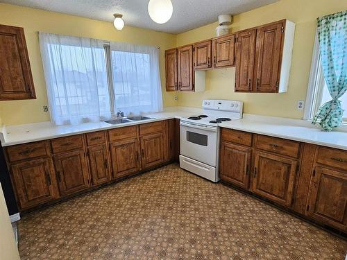 5427 43 Avenue, Drayton Valley, AB - Indoor Photo Showing Kitchen With Double Sink