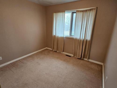 5427 43 Avenue, Drayton Valley, AB - Indoor Photo Showing Other Room