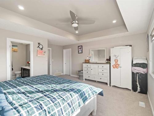 2504 22 Avenue Nw, Edmonton, AB - Indoor Photo Showing Bedroom