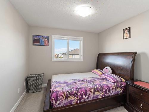 2504 22 Avenue Nw, Edmonton, AB - Indoor Photo Showing Bedroom