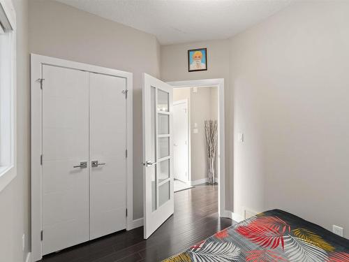 2504 22 Avenue Nw, Edmonton, AB - Indoor Photo Showing Bedroom