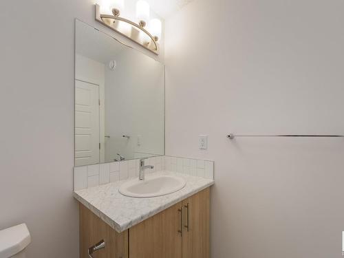 2460 Trumpeter Way, Edmonton, AB - Indoor Photo Showing Bathroom