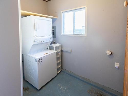 158 22106 South Cooking Lake Road, Rural Strathcona County, AB - Indoor Photo Showing Laundry Room