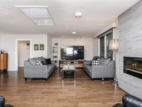 14719 59 Avenue, Edmonton, AB - Indoor Photo Showing Living Room With Fireplace