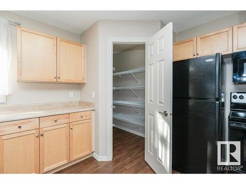 21 2336 Aspen Trail, Sherwood Park, AB - Indoor Photo Showing Kitchen