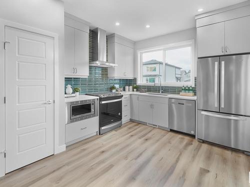 3330 Erlanger Bend Bend, Edmonton, AB - Indoor Photo Showing Kitchen With Stainless Steel Kitchen With Upgraded Kitchen