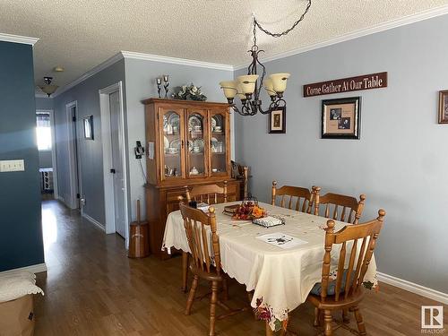 5014 52 Avenue, Calmar, AB - Indoor Photo Showing Dining Room