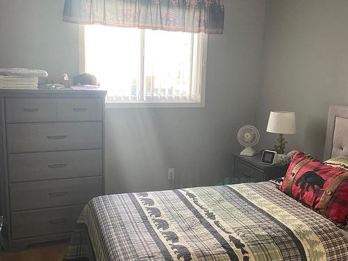 5014 52 Avenue, Calmar, AB - Indoor Photo Showing Bedroom