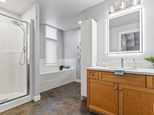 403 9020 Jasper Avenue, Edmonton, AB - Indoor Photo Showing Bathroom