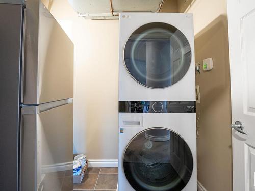 403 9020 Jasper Avenue, Edmonton, AB - Indoor Photo Showing Laundry Room