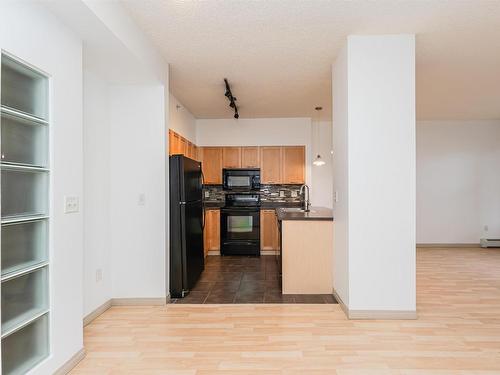 2-106 4245 139 Avenue, Edmonton, AB - Indoor Photo Showing Kitchen