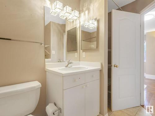 11307 10 Avenue, Edmonton, AB - Indoor Photo Showing Bathroom