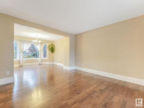 11307 10 Avenue, Edmonton, AB - Indoor Photo Showing Other Room