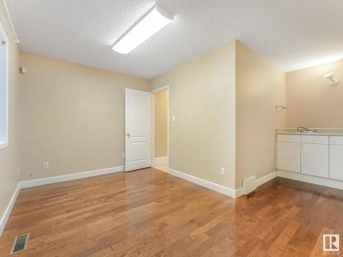 11307 10 Avenue, Edmonton, AB - Indoor Photo Showing Other Room