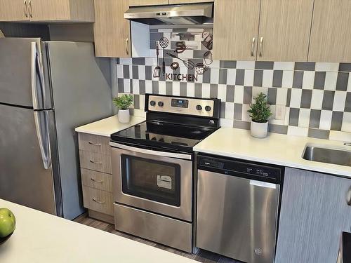 46 446 Allard Boulevard, Edmonton, AB - Indoor Photo Showing Kitchen