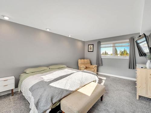 11127 157A Avenue, Edmonton, AB - Indoor Photo Showing Bedroom