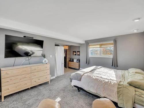 11127 157A Avenue, Edmonton, AB - Indoor Photo Showing Bedroom