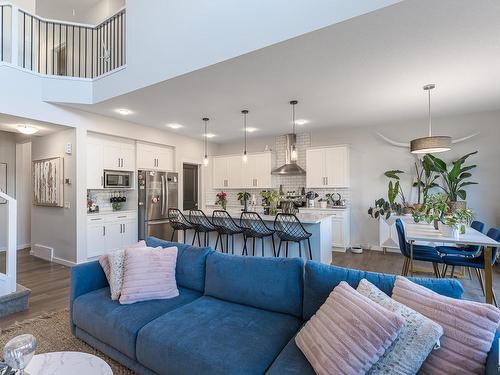 22406 99A Avenue, Edmonton, AB - Indoor Photo Showing Living Room