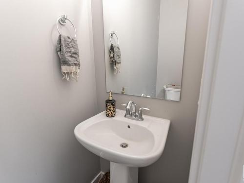 22406 99A Avenue, Edmonton, AB - Indoor Photo Showing Bathroom