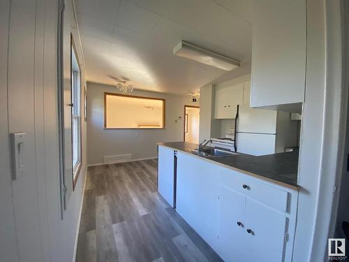 5314 45 Avenue, Wetaskiwin, AB - Indoor Photo Showing Kitchen