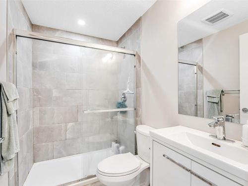 4 Lakeshore Cove, Beaumont, AB - Indoor Photo Showing Bathroom