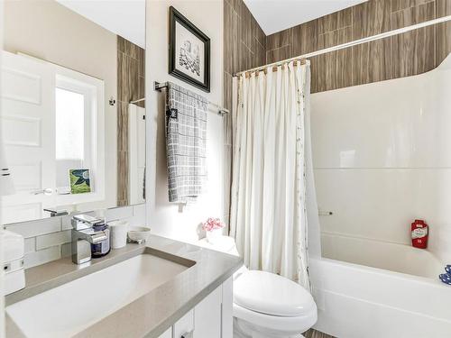 4 Lakeshore Cove, Beaumont, AB - Indoor Photo Showing Bathroom