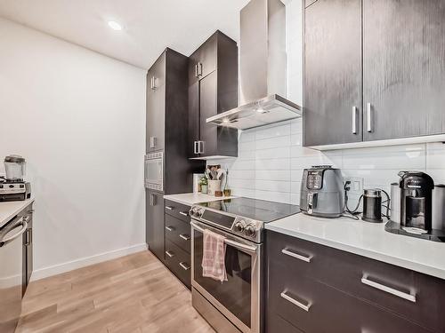 303 10606 84 Avenue, Edmonton, AB - Indoor Photo Showing Kitchen With Upgraded Kitchen