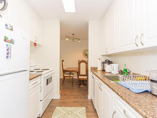 1005 11307 99 Avenue, Edmonton, AB - Indoor Photo Showing Kitchen