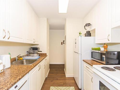 1005 11307 99 Avenue, Edmonton, AB - Indoor Photo Showing Kitchen