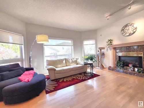 1027 Burns Cl Nw Nw, Edmonton, AB 